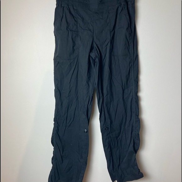 black pants - Picture 1 of 5